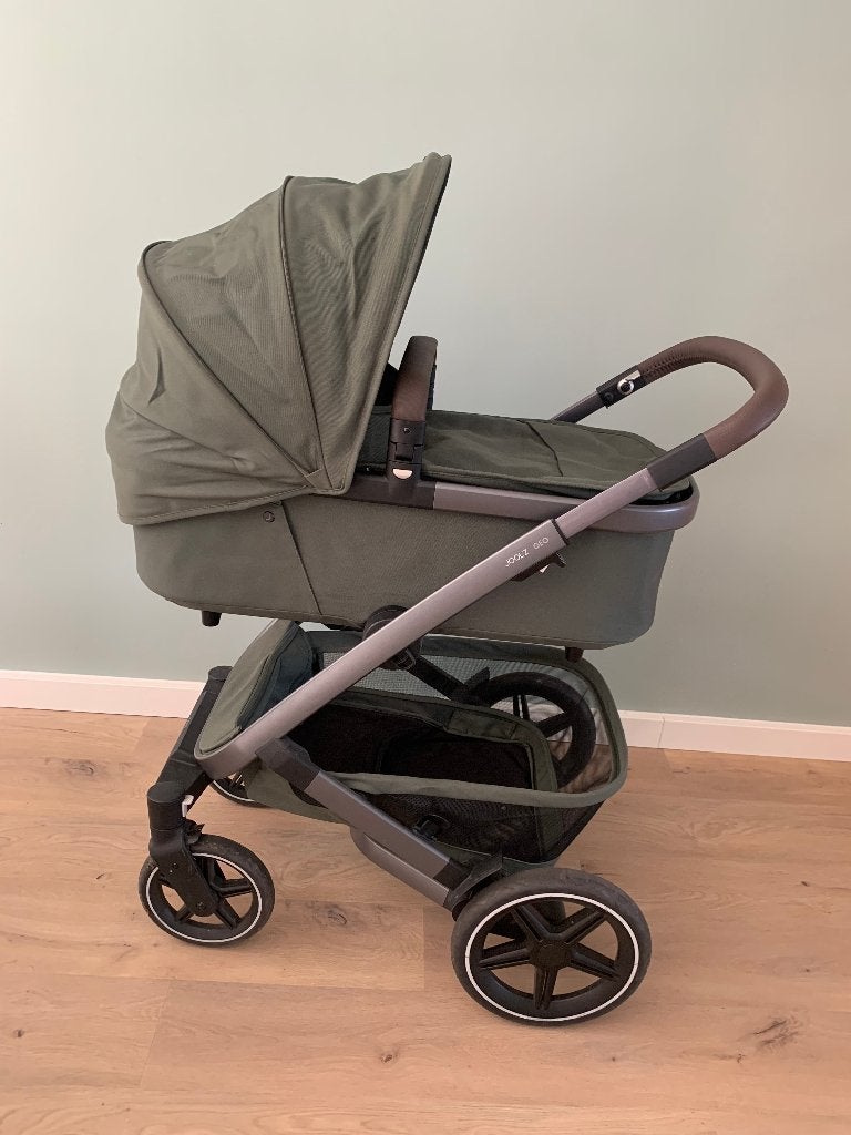 Groene Joolz Geo3 kinderwagen + accessoires, Zo goed als nieuw, Combiwagen, Met reiswieg, Ophalen