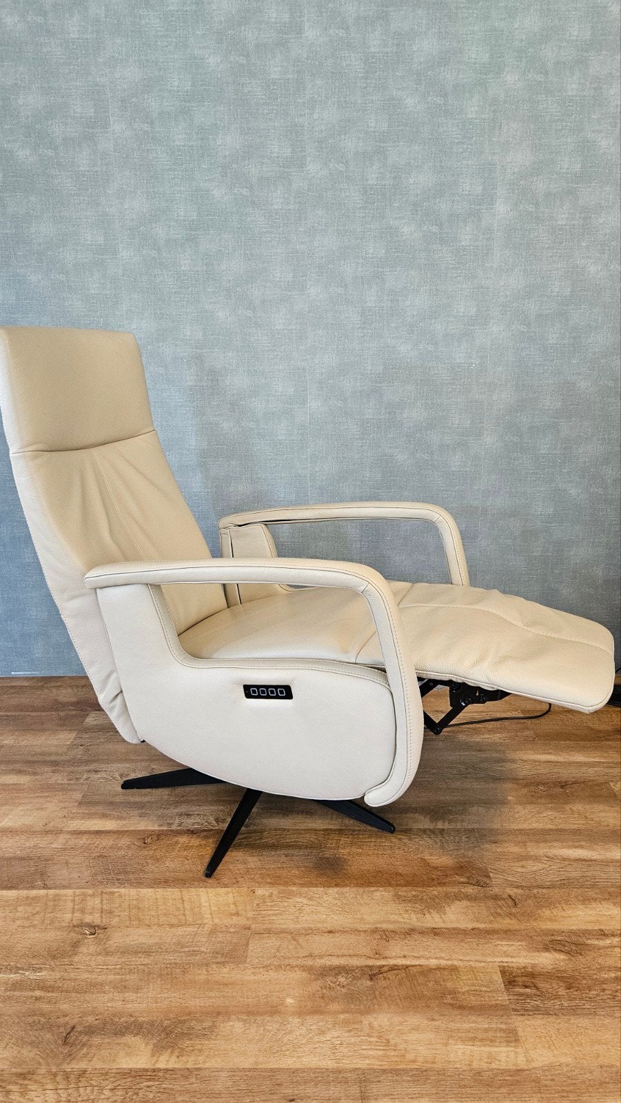 Sta op stoel/fauteuil bij Zitgemak in joure, Ophalen of Verzenden, Zo goed als nieuw, 50 tot 75 cm, Leer