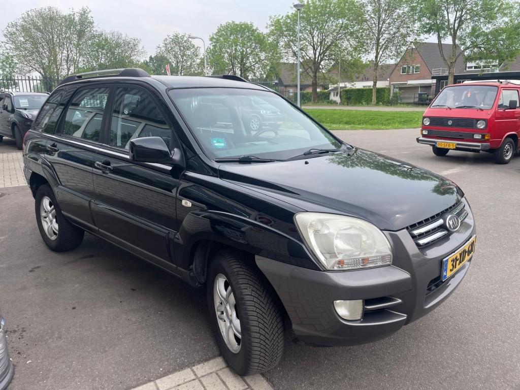 Kia SPORTAGE 2.0 CVVT X-ECUTIVE Trekhaak - Airco - Cruise, 1442 kg, 142 pk, 4 cilinders, Zwart