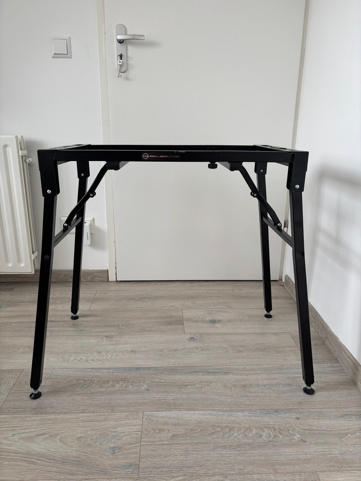König & Meyer Keyboardstandaard - Zwart, Stevig en Opvouwbaa, Ophalen, Gebruikt, Instrumentstandaard, Keyboard of Synthesizer