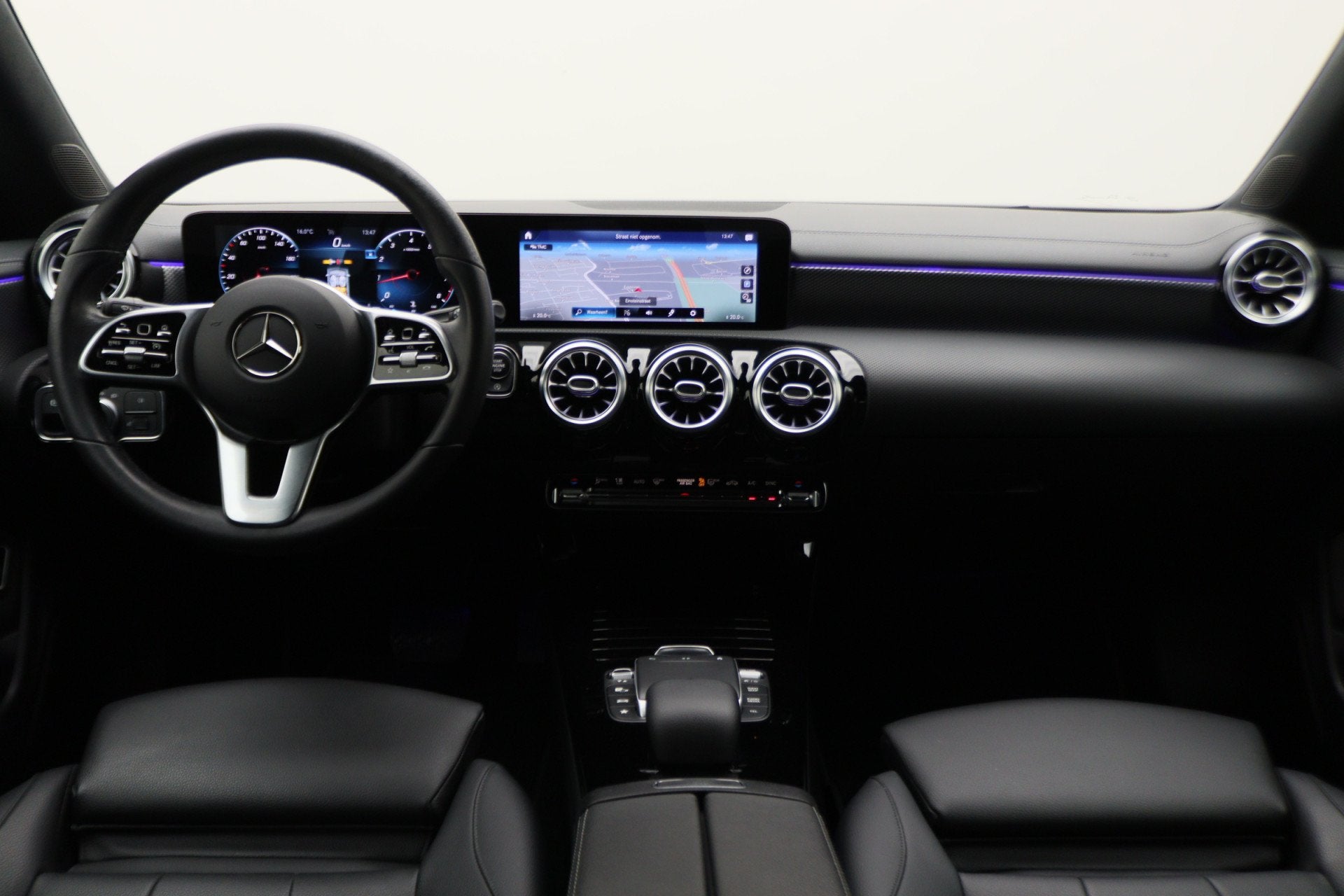 Mercedes-Benz CLA-Klasse Shooting Brake 180 Business Solutio, 136 pk, 4 cilinders, 19 km/l, Zilver of Grijs