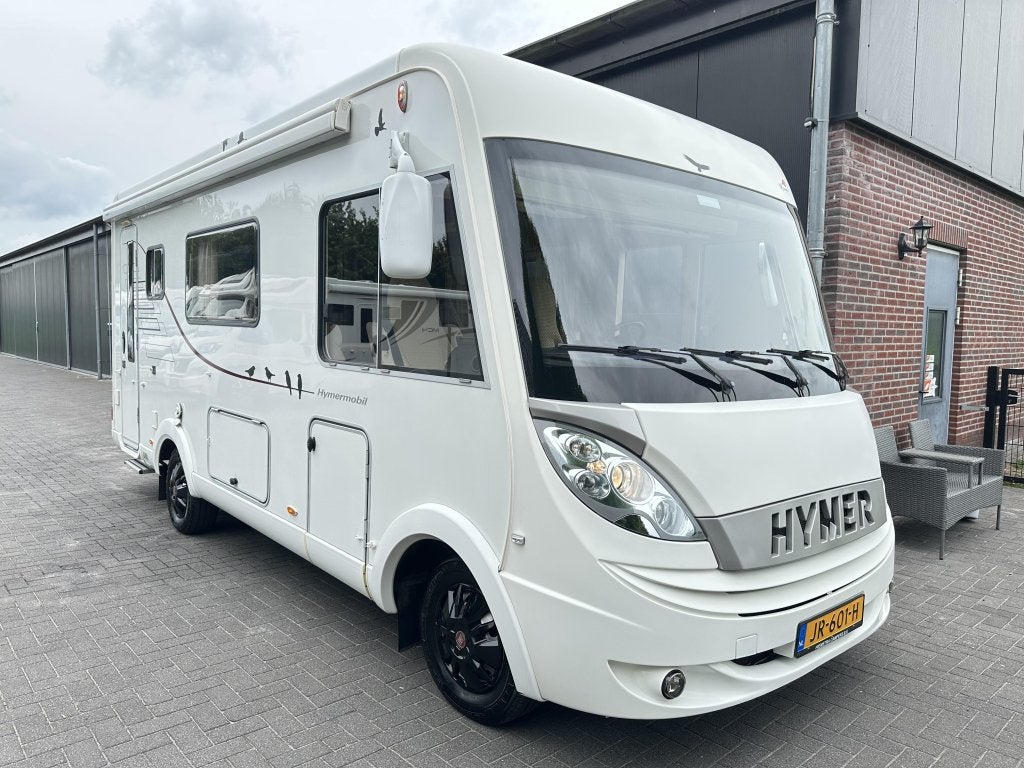 Hymer B 544 Slechts 82 dkm Compact met een ruime indeling, Standaard zit, Ringverwarming, Fiat, 6 tot 7 meter