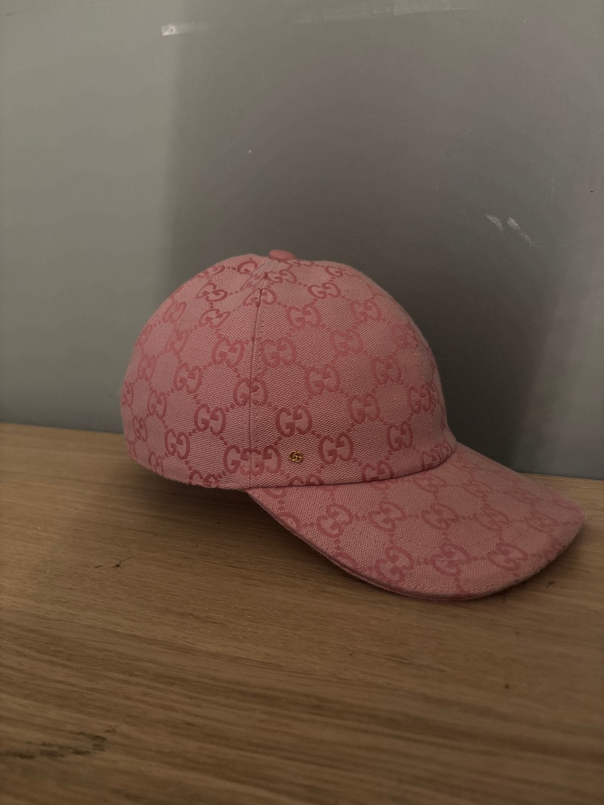Gucci pet Dubai roze zo goed als nieuw, Ophalen of Verzenden, Zo goed als nieuw, Pet