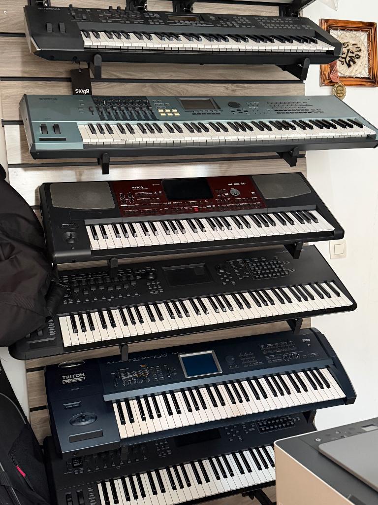 Verschillende synthesizers Met Garantie, Gebruikt, Overige aantallen, Met midi-aansluiting, Ophalen