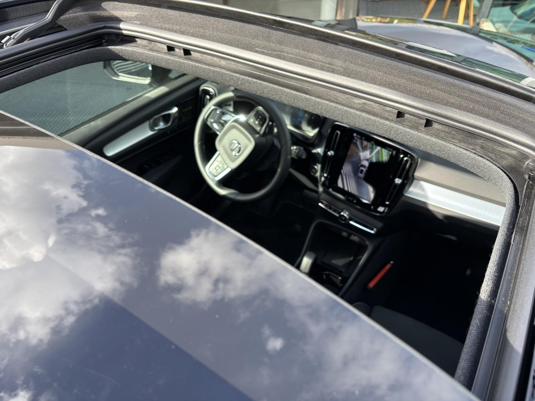 Volvo XC40 2.0 B4 Plus Black Edition Mild hybrid Automaat, P, Gebruikt, 4 cilinders, Blauw, Origineel Nederlands