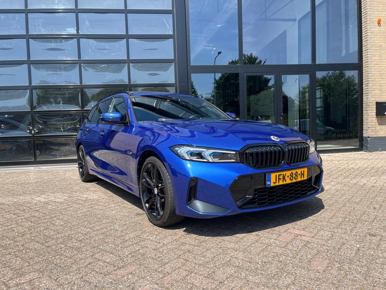 BMW 3-Serie 330e touring  Xdrive Aut 10-2022 Blauw, Auto's, BMW, 1998 cc, 4 cilinders, Blauw, Plug-in hybride