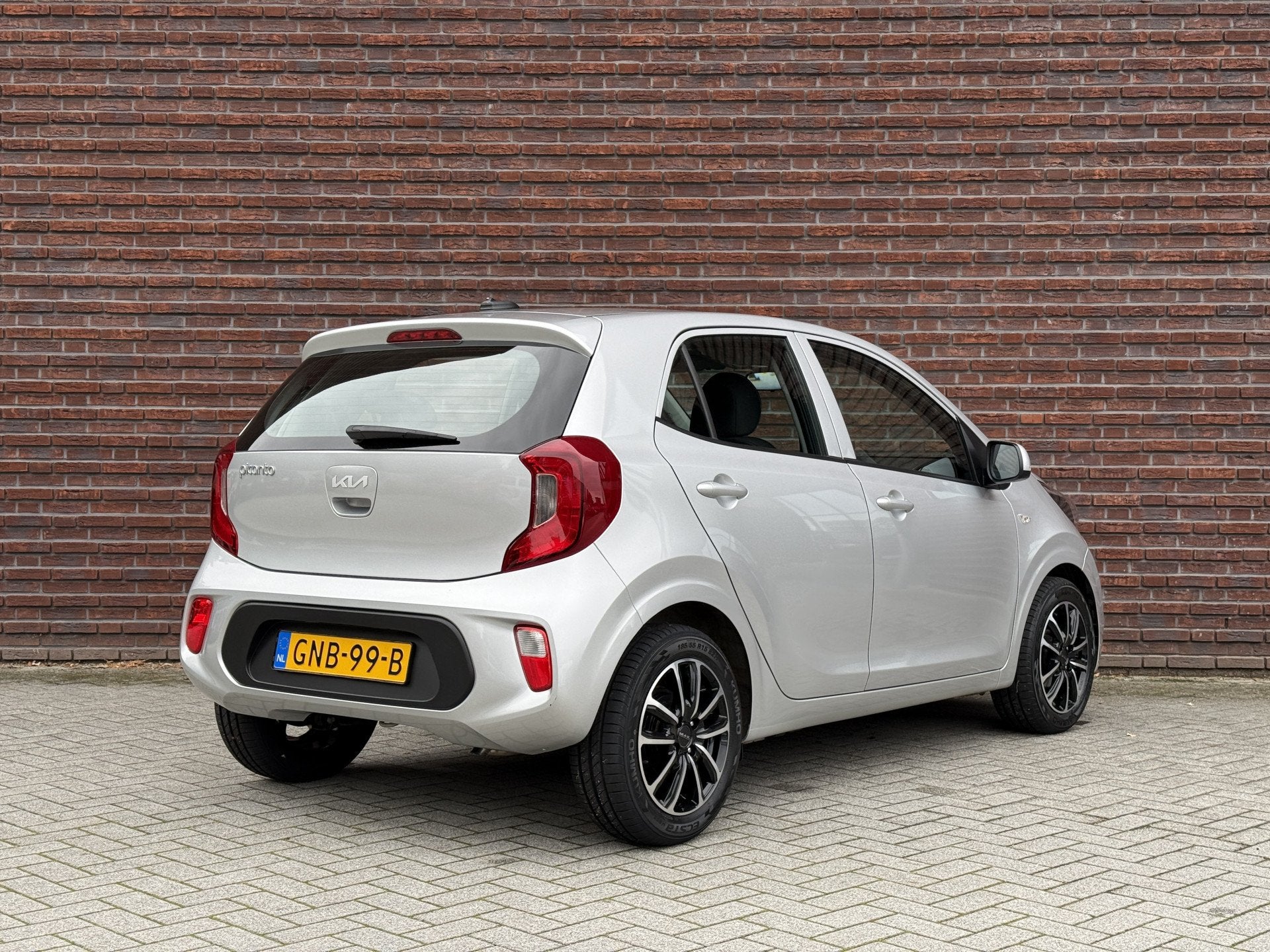 Foto 2 van Kia Picanto 1.0 DPi ComfortLine 2024 slechts 6509km BTW auto