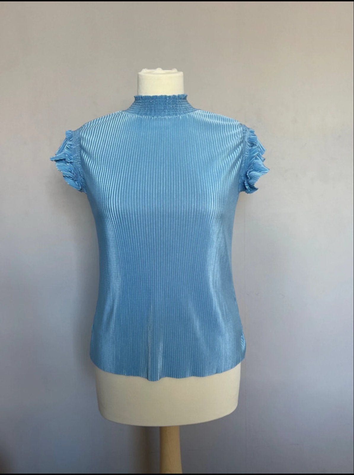 Melting Stockholm T-shirt - Maat S, Blauw, Ophalen of Verzenden, Zo goed als nieuw, Korte mouw