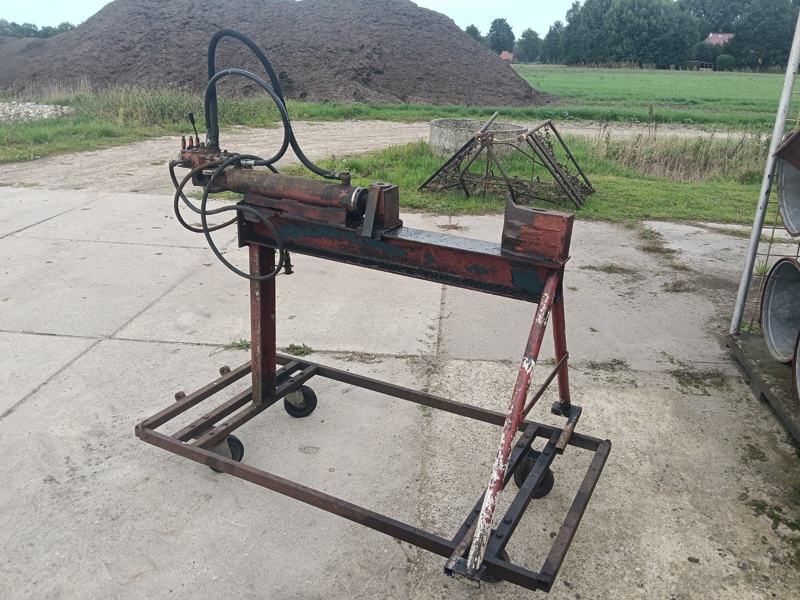 houtklover op hydrauliek van trekker, Tuin en Terras, Ophalen