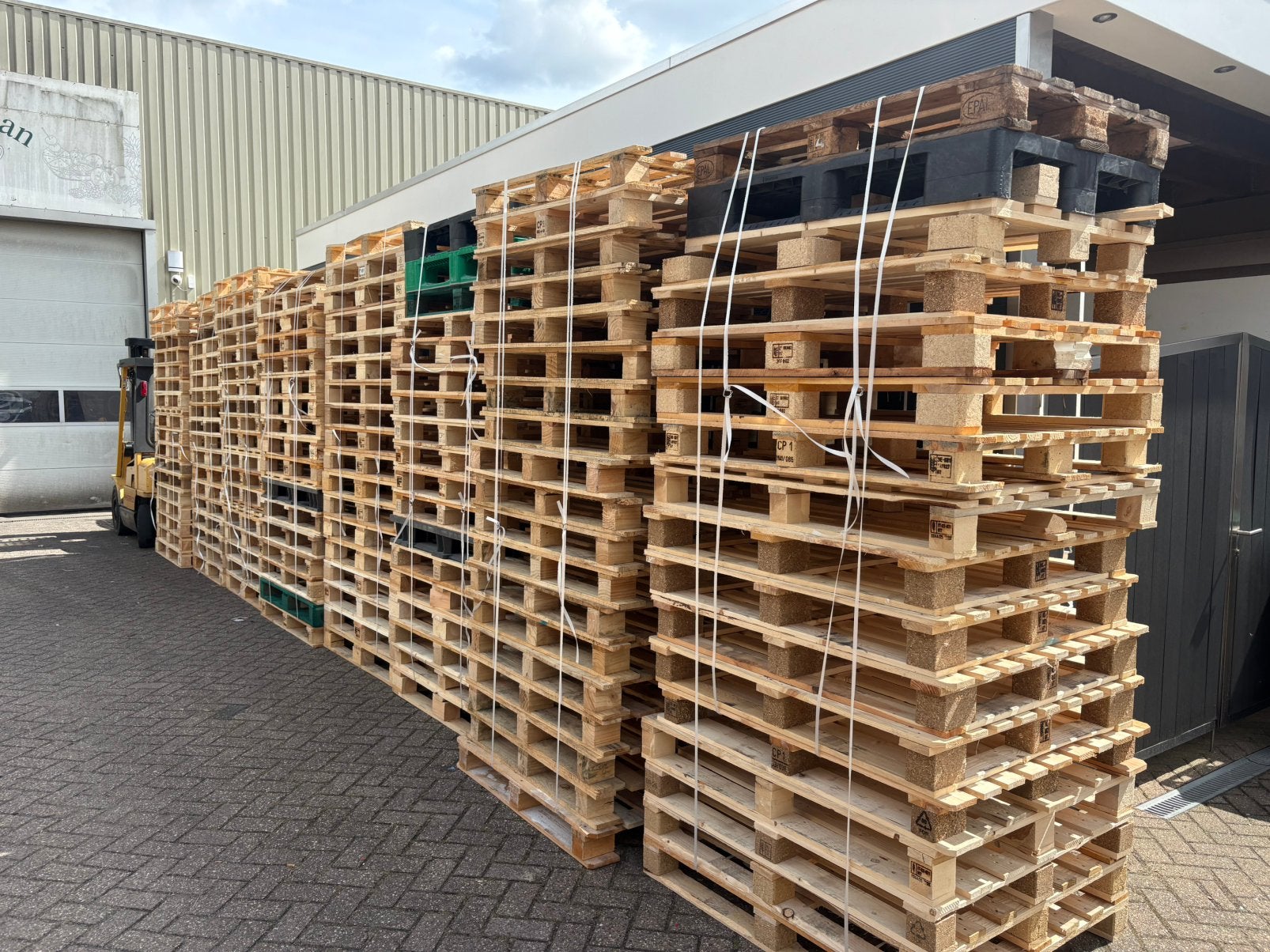 Pallets tekoop, Doe-het-zelf en Verbouw, Hout en Planken, Ophalen of Verzenden, Zo goed als nieuw, Pallet, Minder dan 200 cm