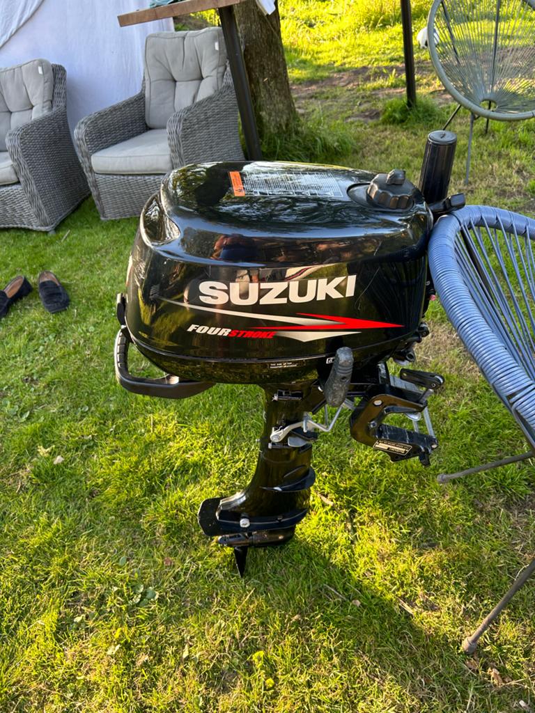 Suzuki DF6 Buitenboordmotor 6 PK - 2013 Zo goed als nieuw, 5 tot 10 pk, Viertaktmotor, Ophalen of Verzenden, Zo goed als nieuw