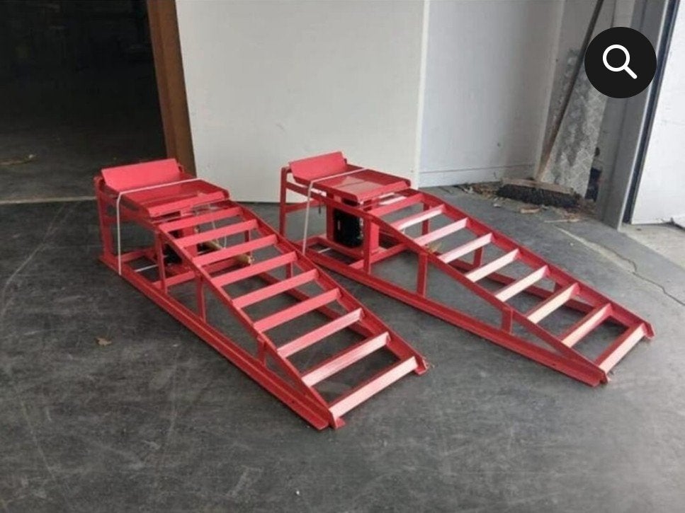 nieuwe Set oprijbokken met hydraulische krik 2 ton, Potkrik, Nieuw, Ophalen of Verzenden, .