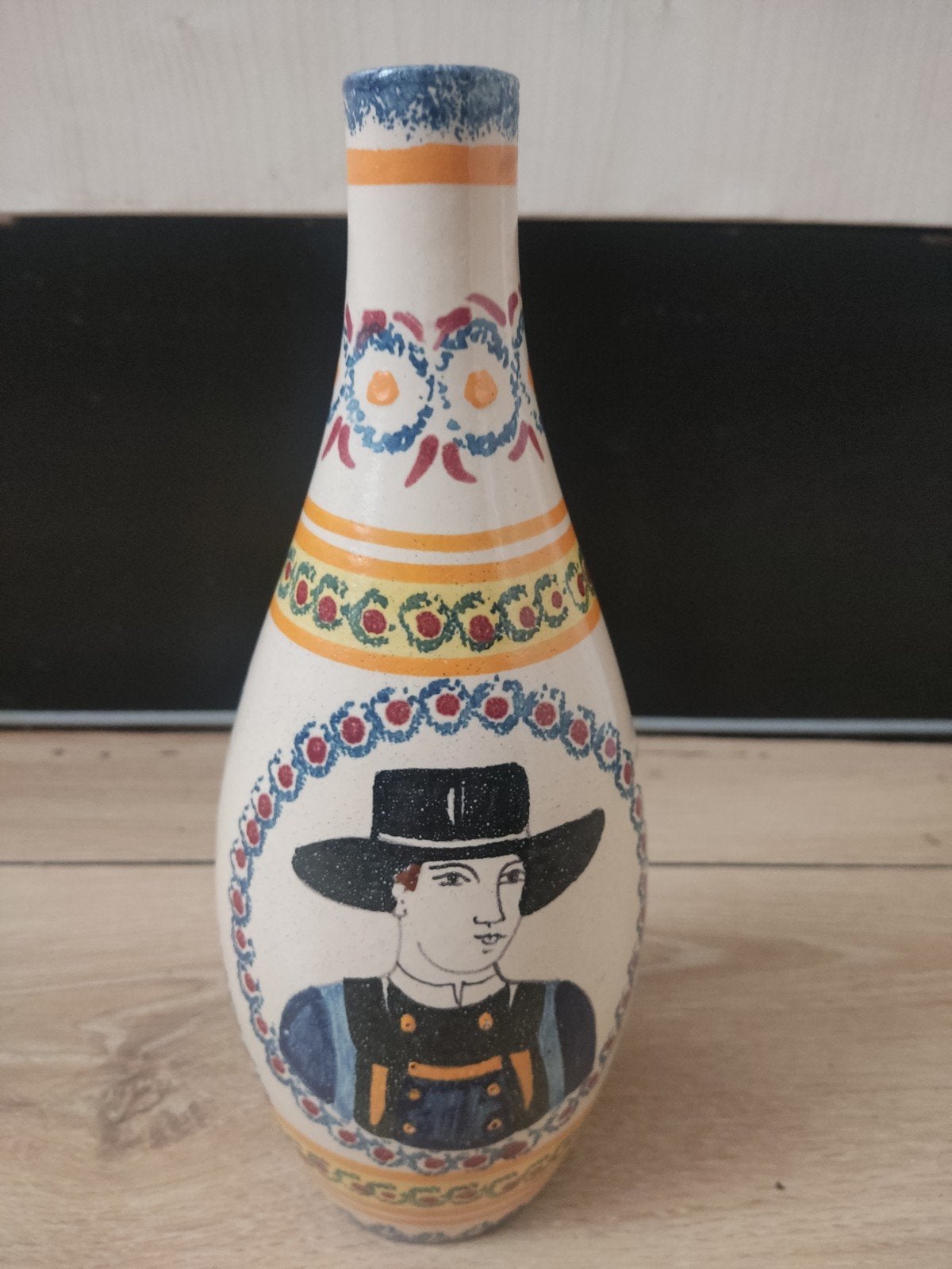 Antieke Henriot Quimper aardewerk vaas, handbeschilderd, Antiek en Kunst, Verzenden