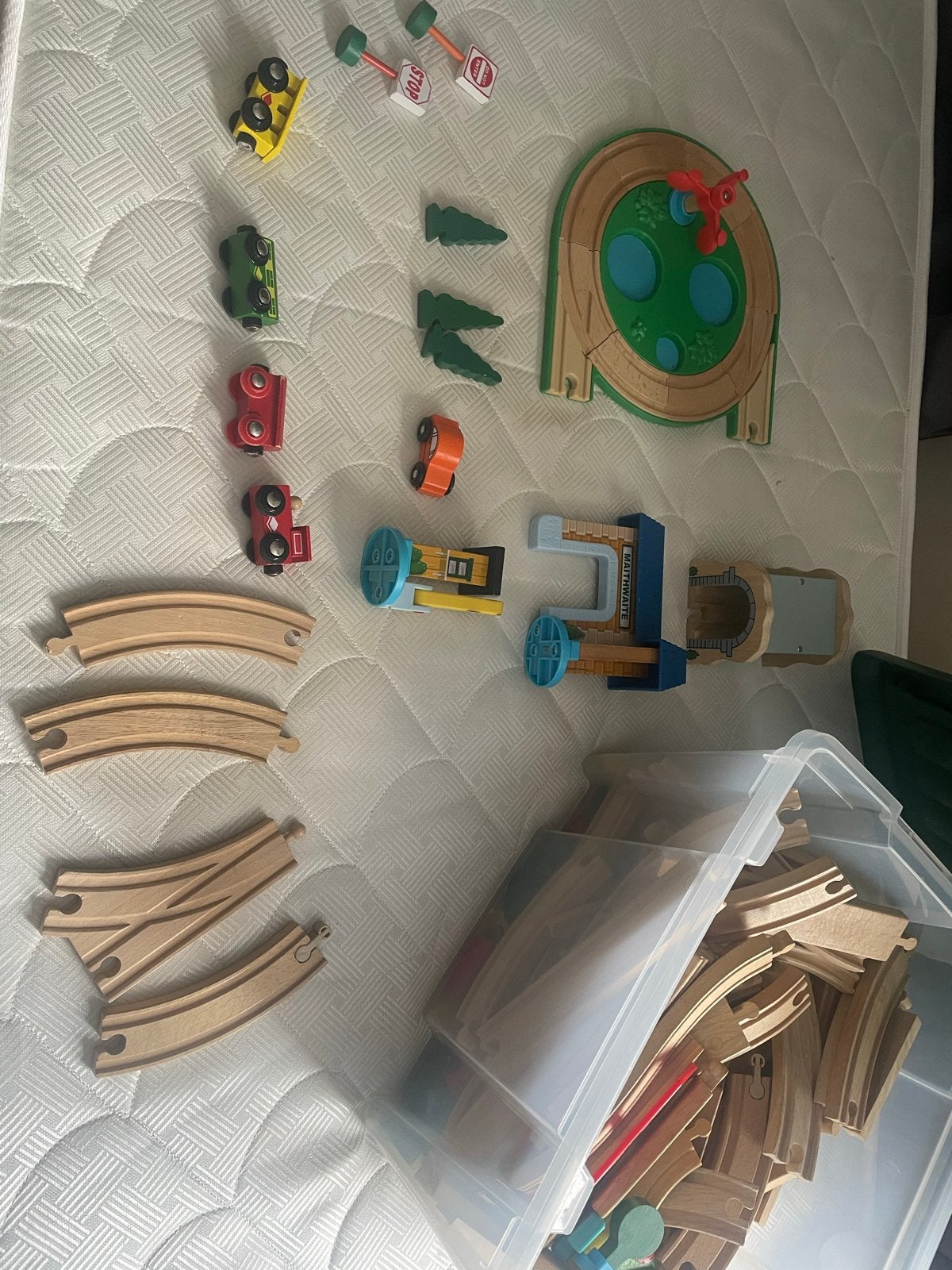 Grote set houten treinbaan (Ikea) met treintjes & accessoire, Ophalen, Gebruikt