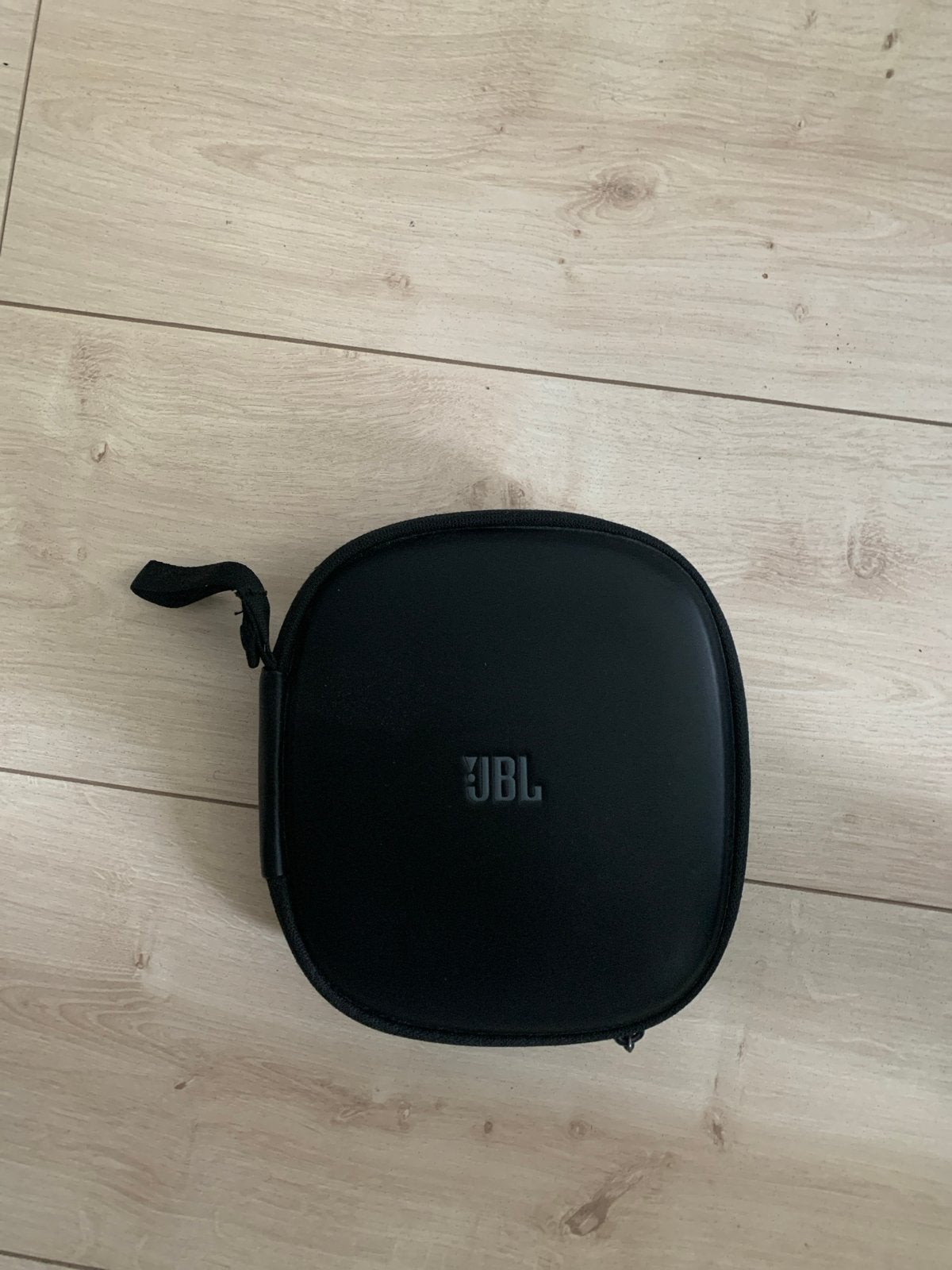 JBL Over-ear koptelefoon met draagtas, Gebruikt, JBL, Ophalen of Verzenden, Zwart