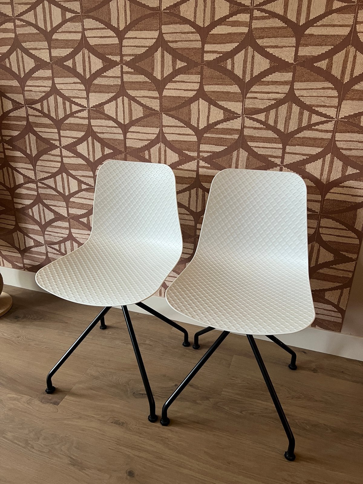 Twee stoelen wit van Zuiver, Huis en Inrichting, Stoelen, Ophalen, Kunststof, Twee, Wit