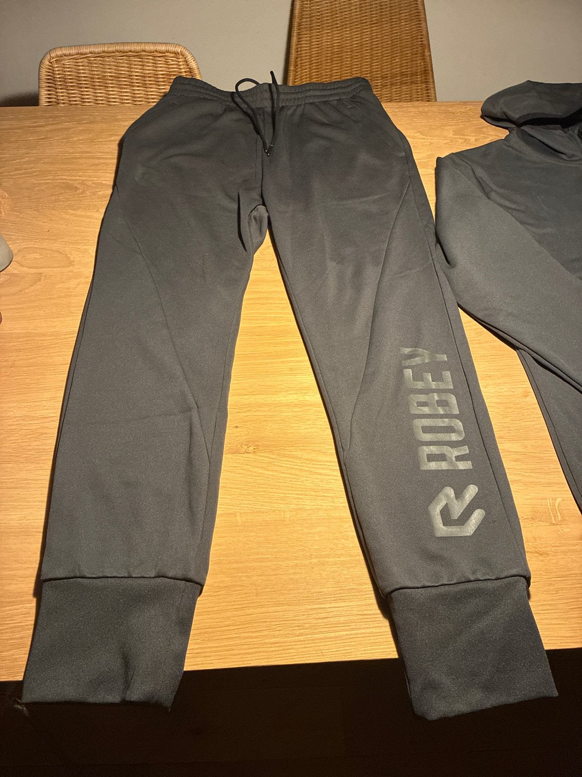 Robey trainingspak maat S - Zo goed als nieuw, Ophalen of Verzenden, Zo goed als nieuw, Grijs, Algemeen