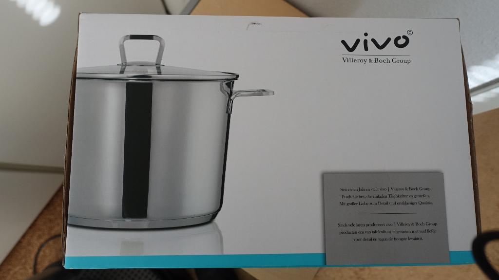PAN met Deksel  Villeroy en Boch 24cm 6lt  NIEUW IN DOOS, Huis en Inrichting, Ophalen of Verzenden, Nieuw, Rvs