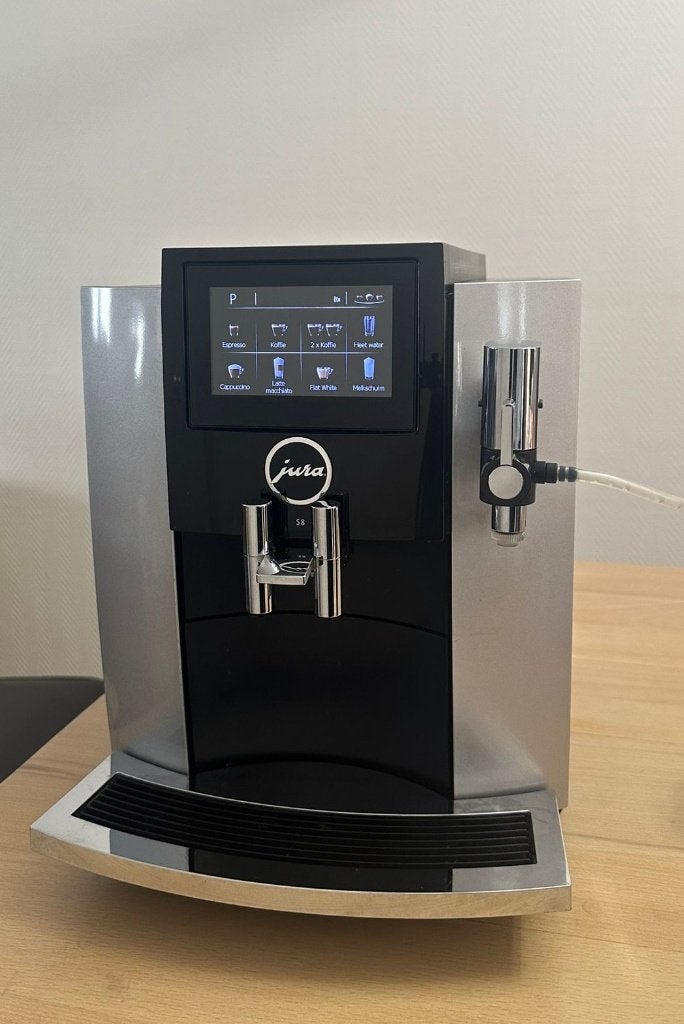Jura S8 (EA) – Gereviseerd – 2 maanden garantie, 10 kopjes of meer, Koffiemachine, Ophalen of Verzenden, Zo goed als nieuw