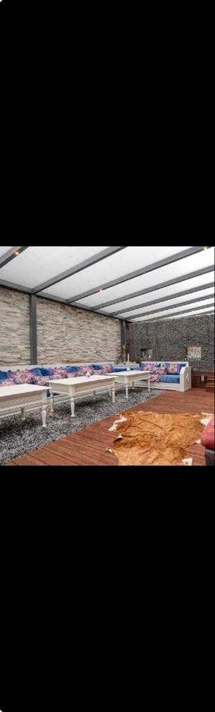 Morolannse bankstel met hoogwaardige stof + 3 tafels, Huis en Inrichting, 250 tot 300 cm, 75 tot 100 cm, Ophalen of Verzenden