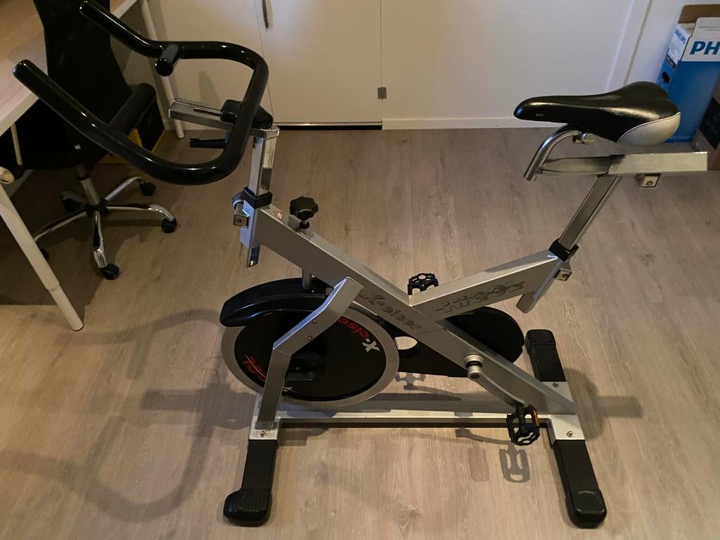 Hometrainer X-ciser, gebruikt in fysiotherapiepraktijk, Ophalen, Zo goed als nieuw, Metaal, Benen
