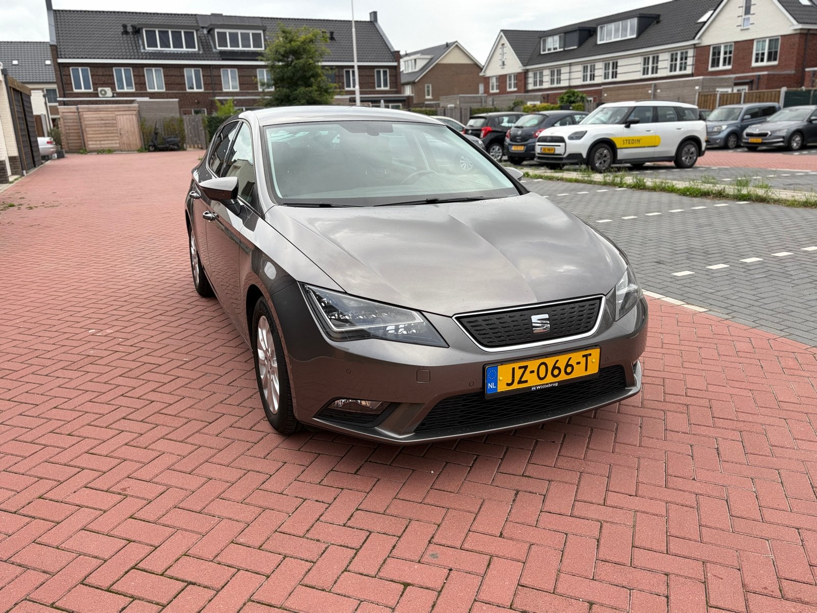 Seat Leon 1.0 TSI /116PK | Full LED | CarPlay | Camera | APK, Voorwielaandrijving, Stof, Zwart, Parkeersensor