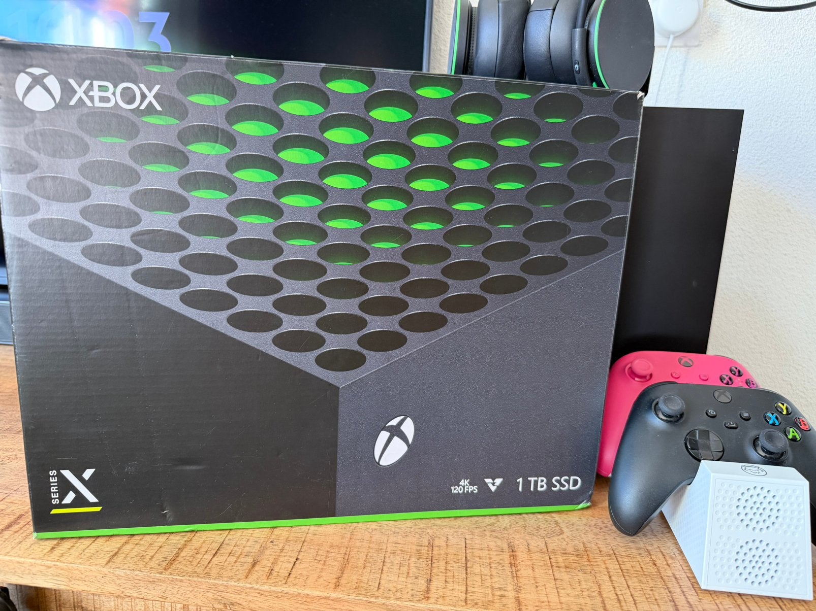 Xbox series X 1tb + 2 controllers, headset, oplaadstation