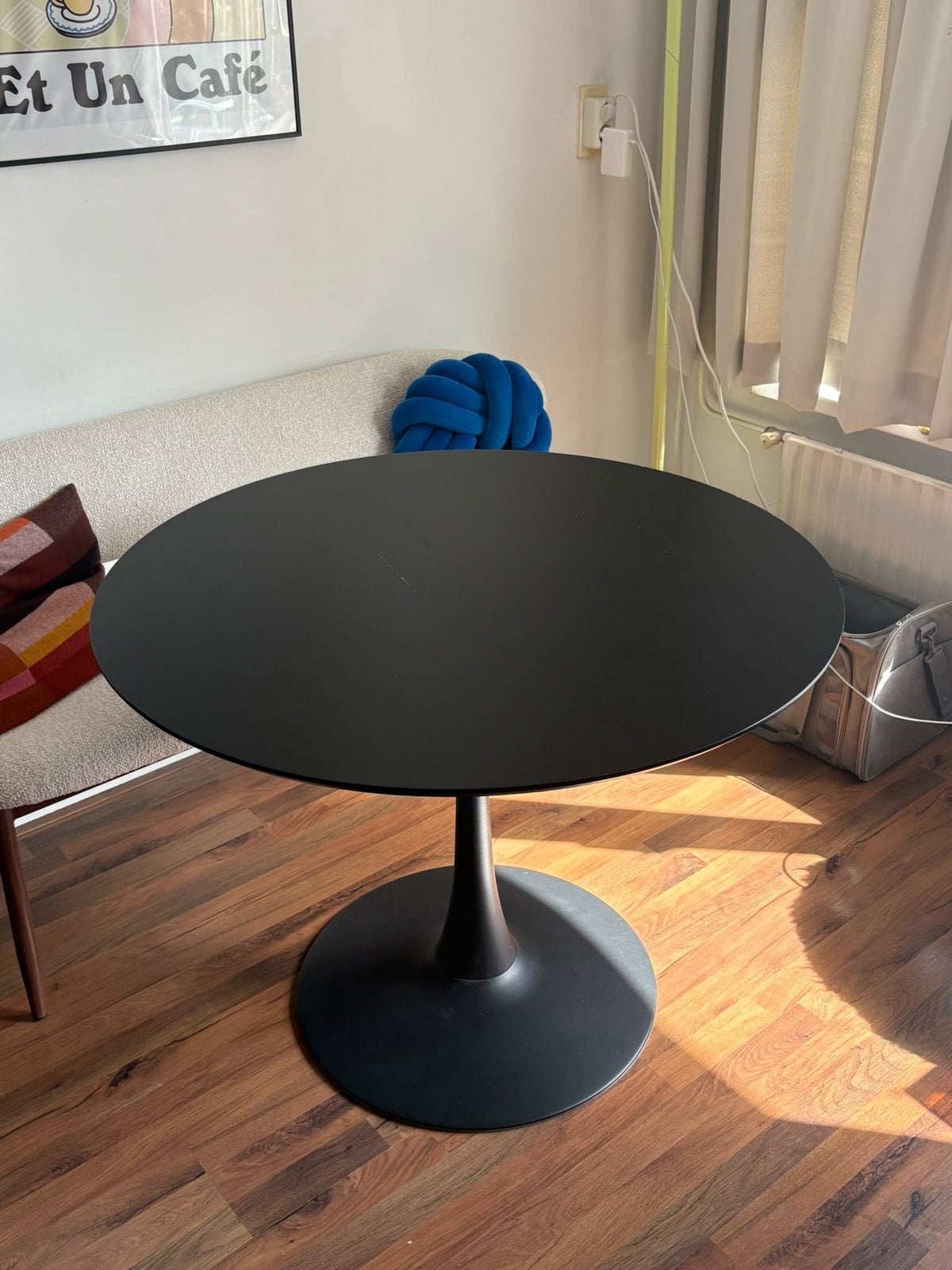 Zwarte ronde eettafel, Huis en Inrichting, Ophalen, Overige materialen, Gebruikt, 100 tot 150 cm