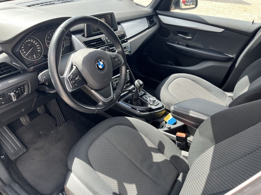 BMW 2 Serie Active Tourer 218i M Sport Led / 17inch / Clima, Auto's, BMW, Voorwielaandrijving, 136 pk, Gebruikt, Zwart