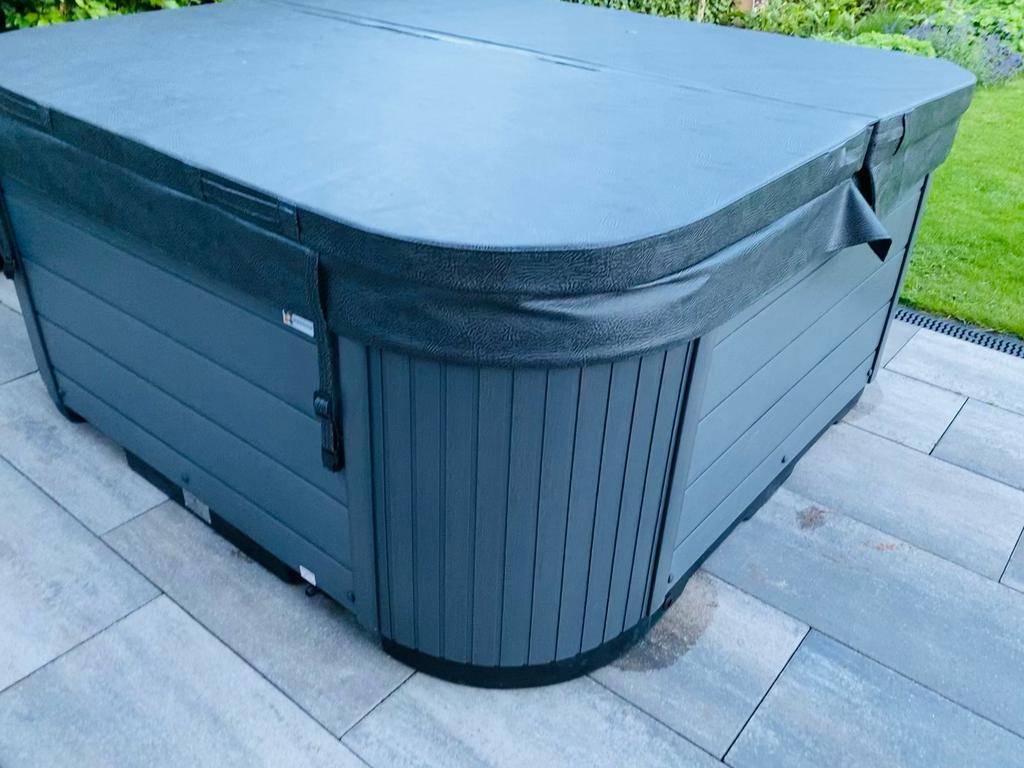 Jacuzzi 6 pers merk balboa €3850,-