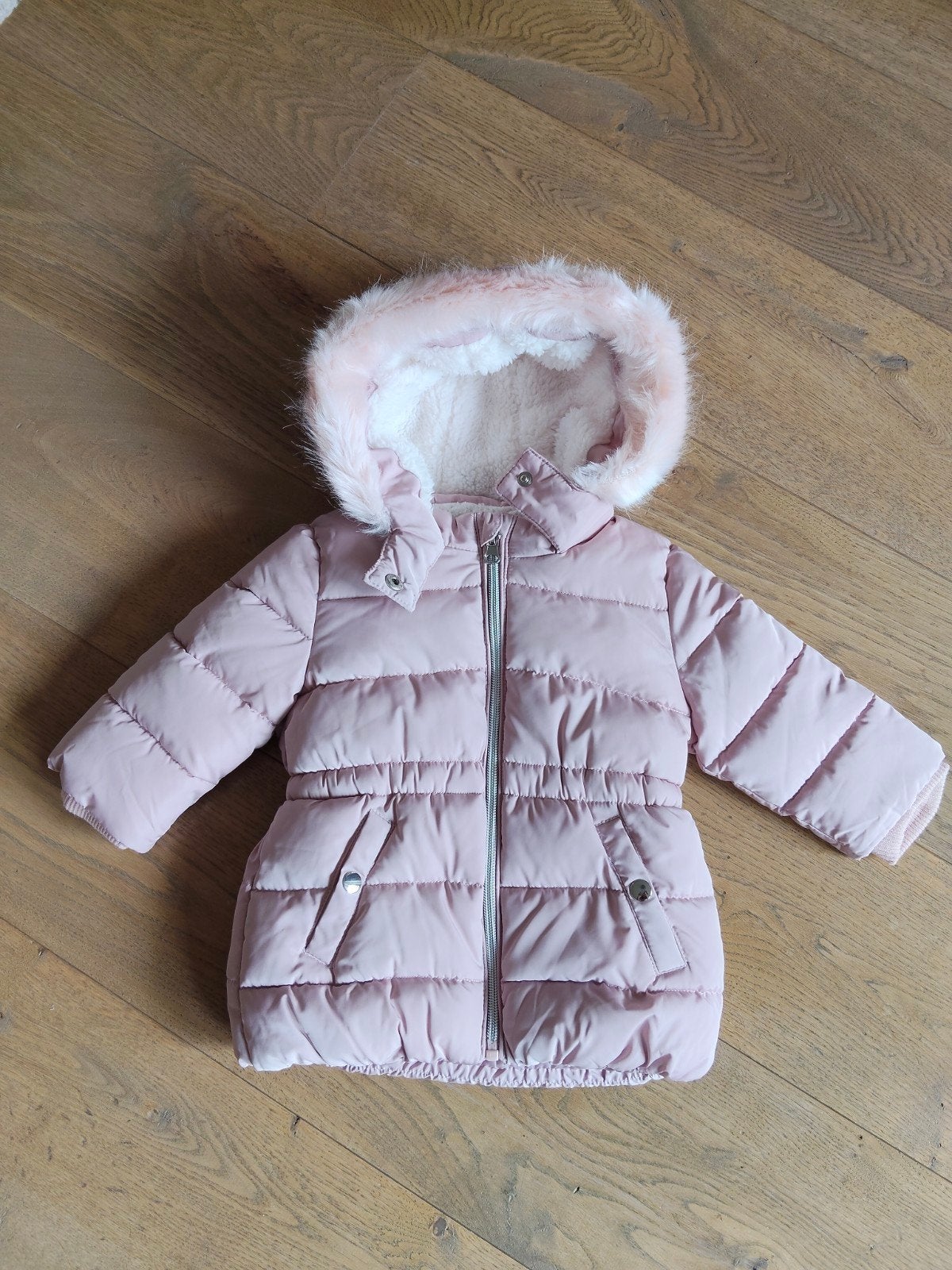 Primark winterjasje roze 6-9 maanden (74cm), Meisje, Nieuw, Ophalen of Verzenden, Jasje