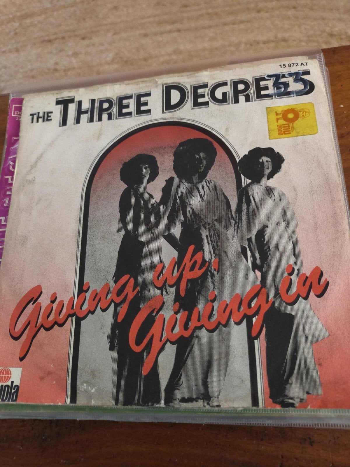 thee Three Degrees , giving up giving in, Ophalen of Verzenden, Zo goed als nieuw, Pop