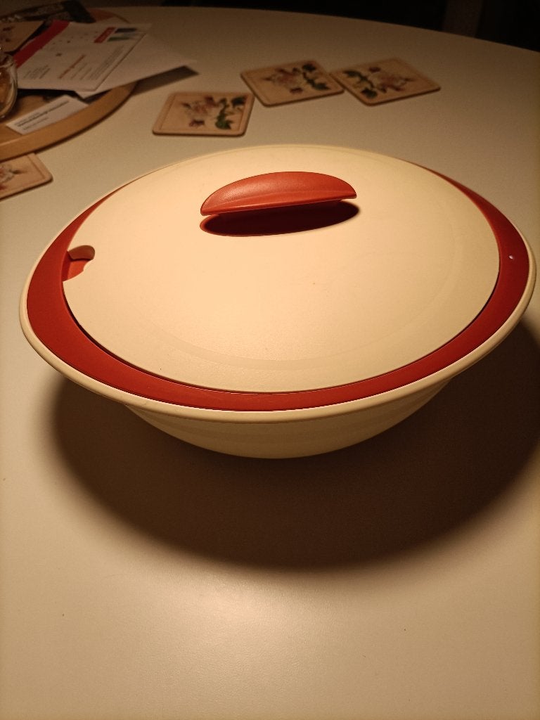 Ovale serveerschaal merk Tupperware, Ophalen, Schaal, Zo goed als nieuw, Met deksel