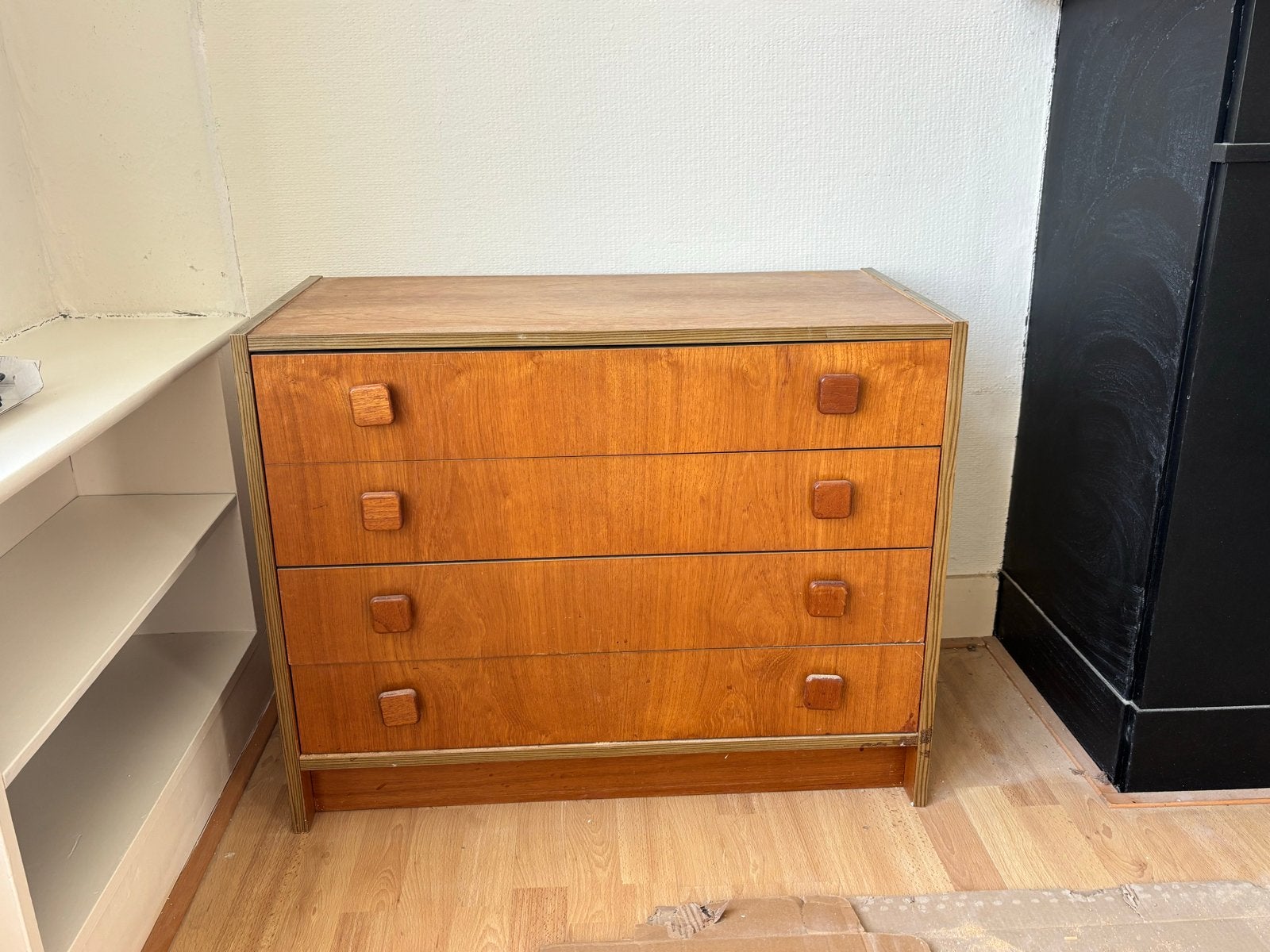 Vintage Deens Kastje met Vierkante Handgrepen, Ophalen, Gebruikt, 50 tot 100 cm, Met lade(s)
