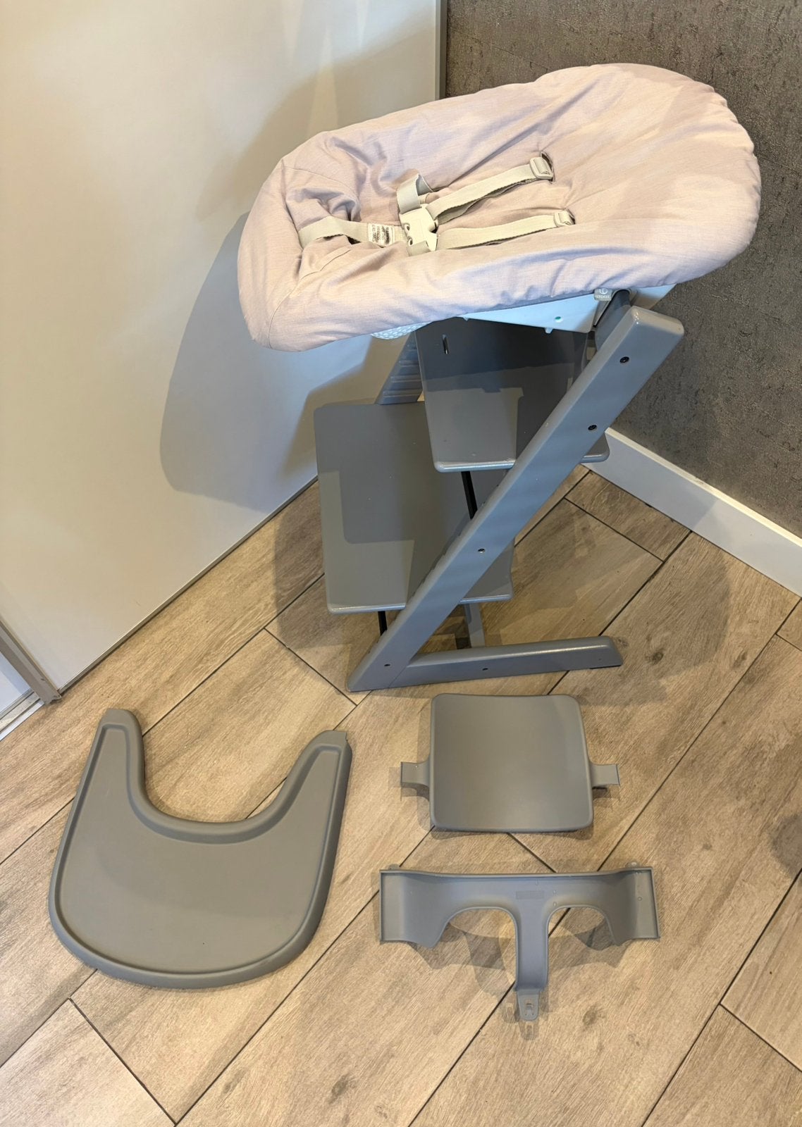 Stokke Tripp Trapp Complete Set – Storm Grey – €199, Kinderen en Baby's, Ophalen of Verzenden, Zo goed als nieuw, Meegroeistoel