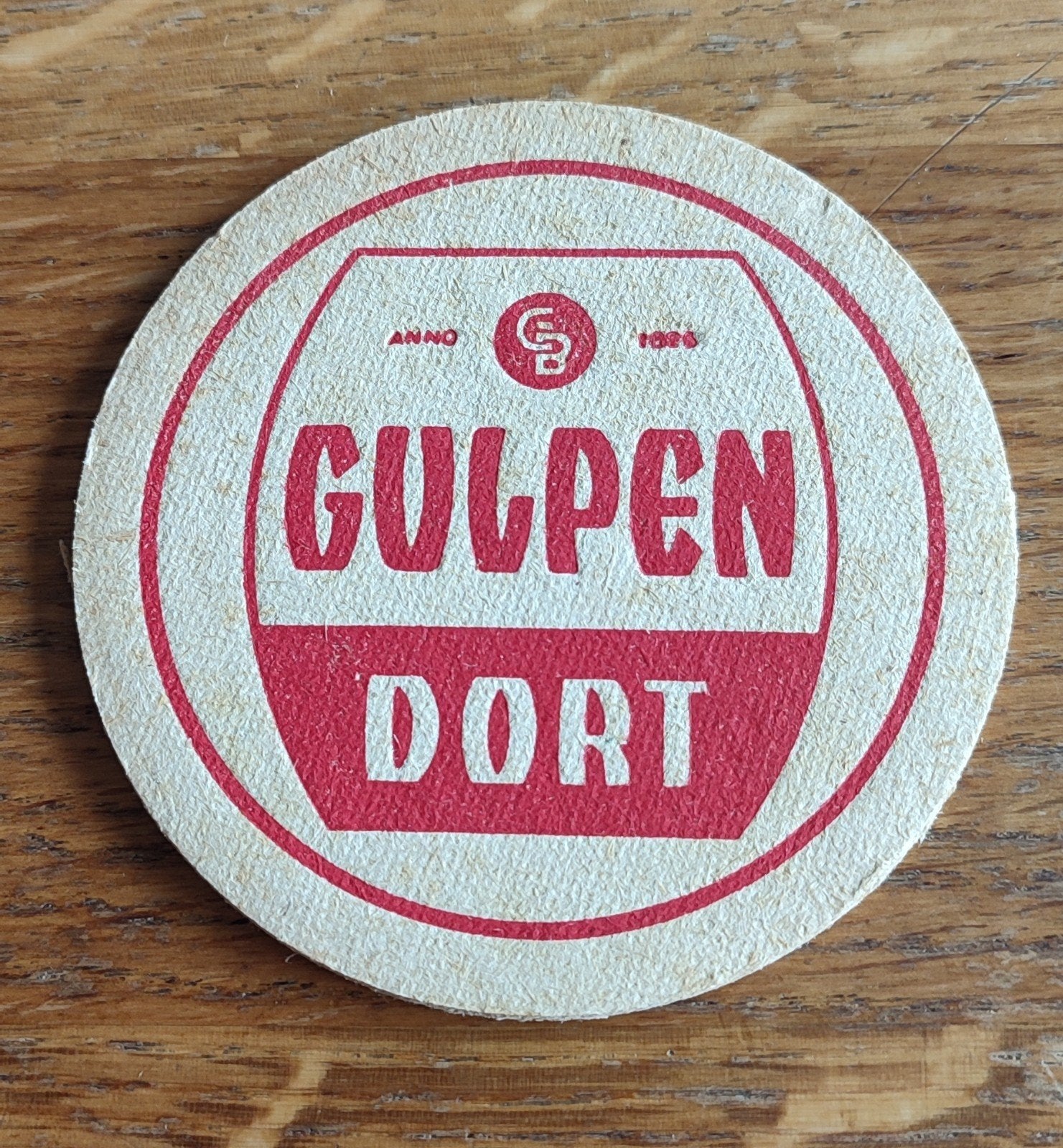 Gulpener Bierviltje dubbel zijdig - Gulpen Dort , Pils, Verzamelen, Ophalen of Verzenden, Gebruikt, Viltje(s), Gulpener