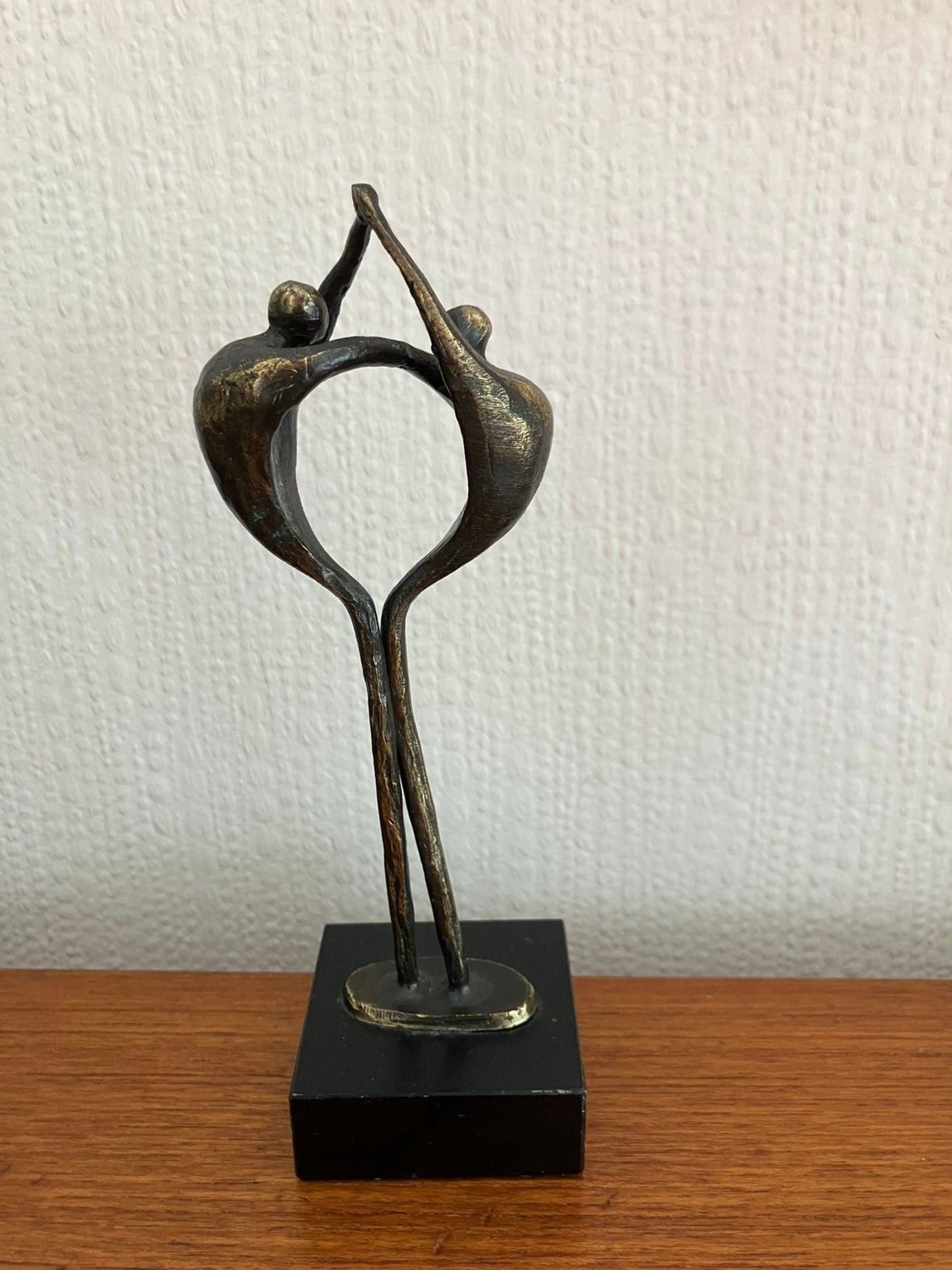 Bronzen beeldje 18 cm. Op marmer voet, Ophalen of Verzenden