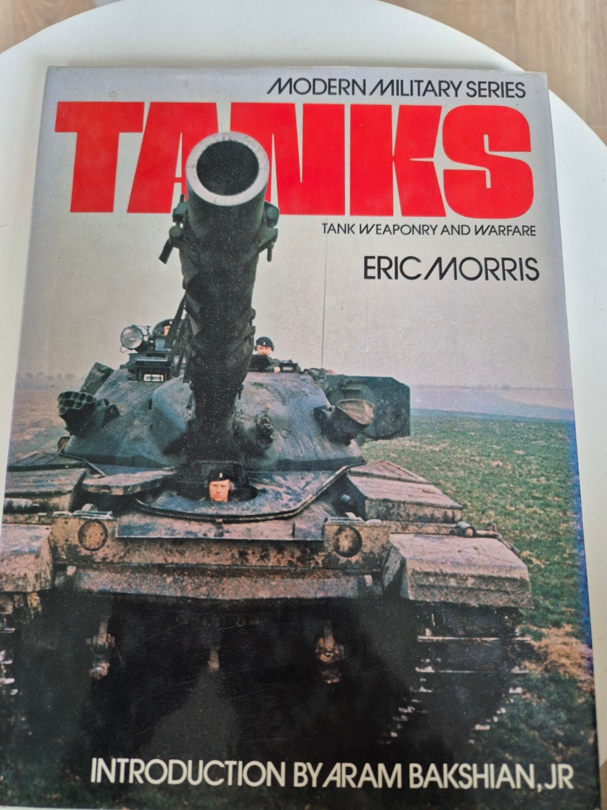 Modern Military Series: Tanks - Tank Weaponry and Warfare, Ophalen of Verzenden, Landmacht, Eric Morris, Tweede Wereldoorlog