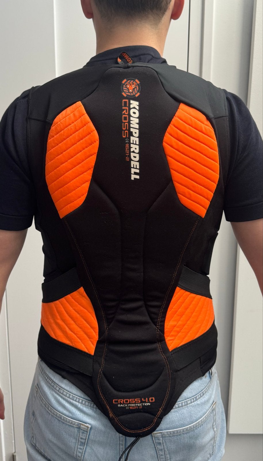 Komperdell Race Rugprotector - Maat S, Sport en Fitness, Overige merken, Verzenden, Overige typen, Zo goed als nieuw