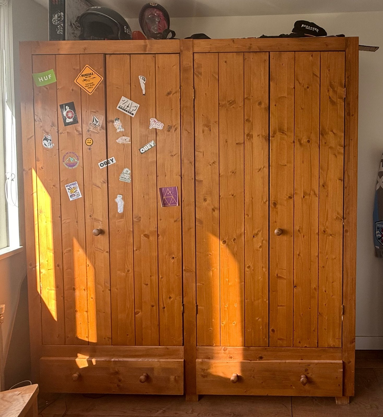 Gratis: Grote massief houten kledingkast, Gebruikt, 200 cm of meer, Klassiek, 150 tot 200 cm