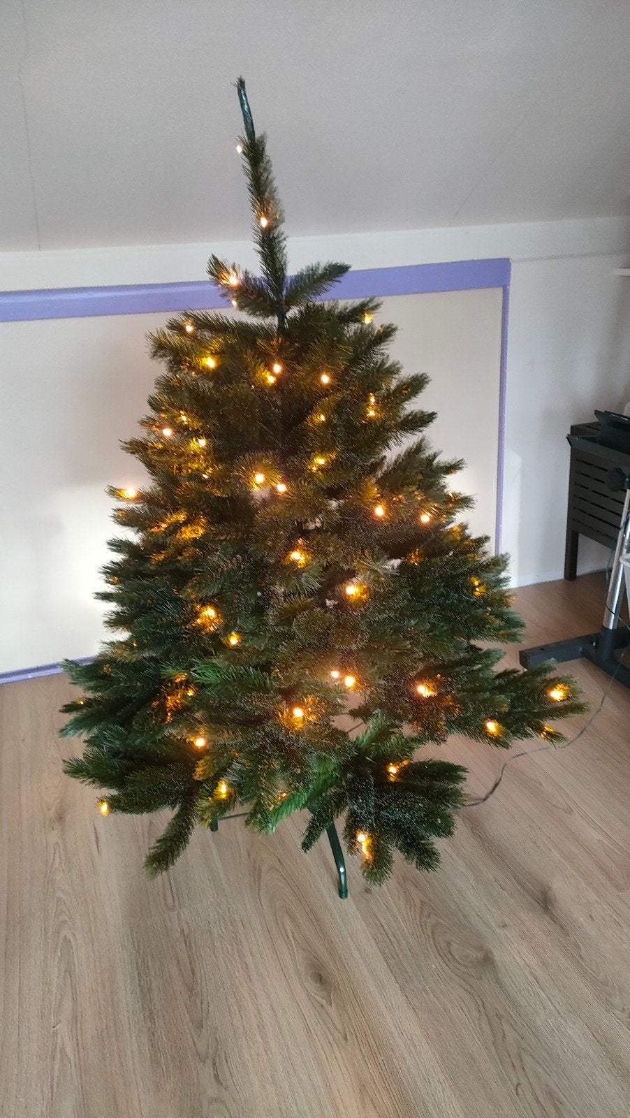 Kunstkerstboom Romagne groen met LED verlichting D99 H134, Ophalen