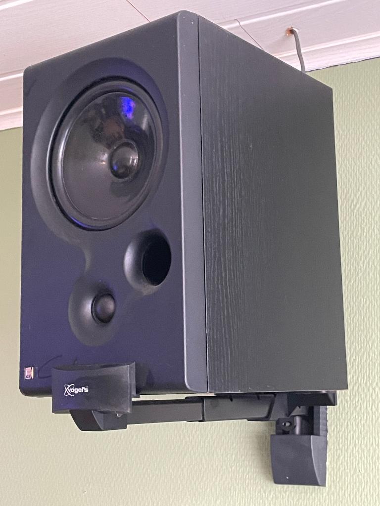 Set van 4 x KEF Coda 8 luidsprekers + Vogel's muurbeugels, Gebruikt, 60 tot 120 watt, Front, Rear of Stereo speakers, Ophalen