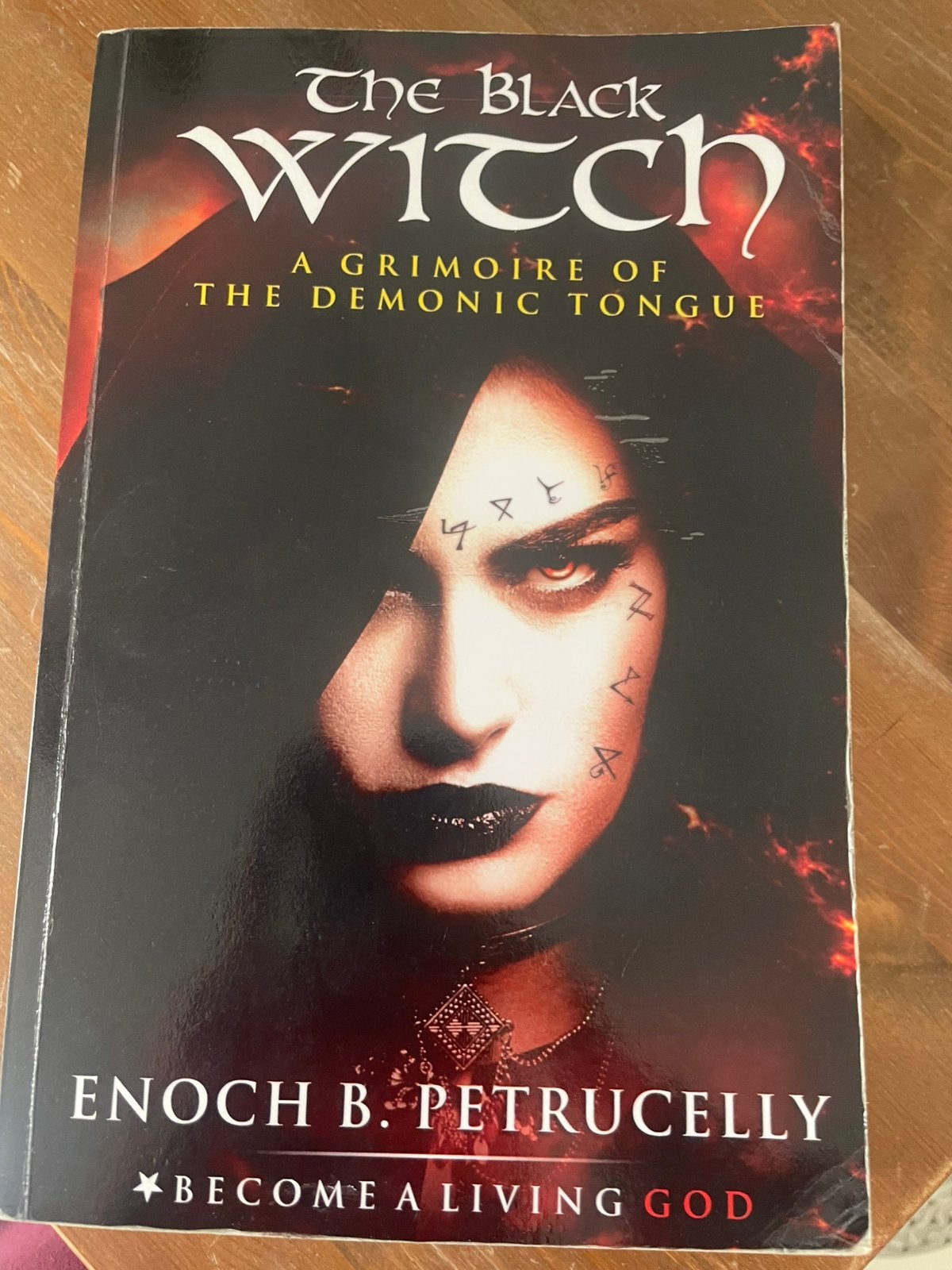 Magic - The Black Witch: A Grimoire of the Demonic Tongue, Ophalen of Verzenden, Gelezen, Spiritualiteit algemeen, Overige typen