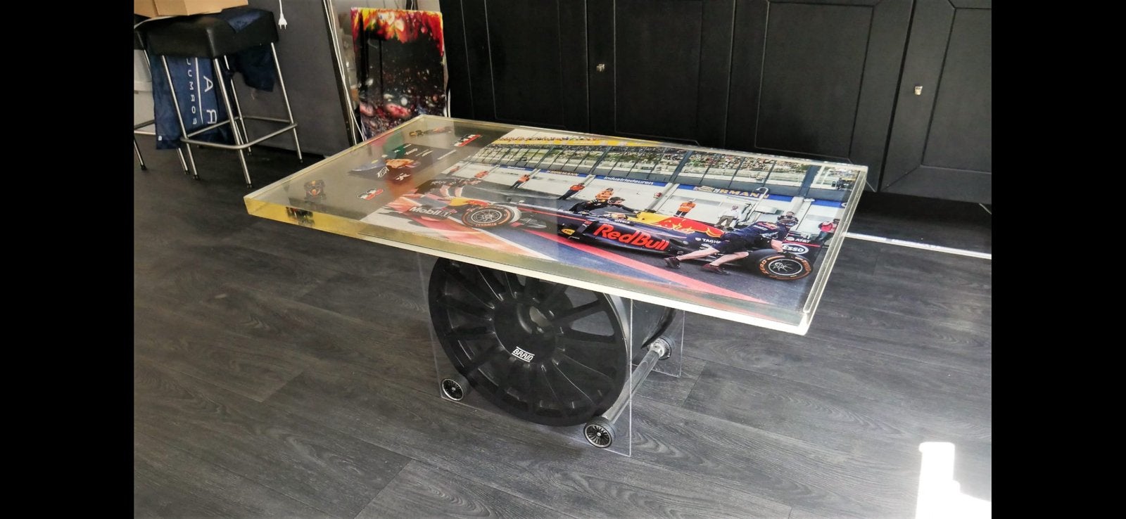 Max verstappen race salontafel, Ophalen