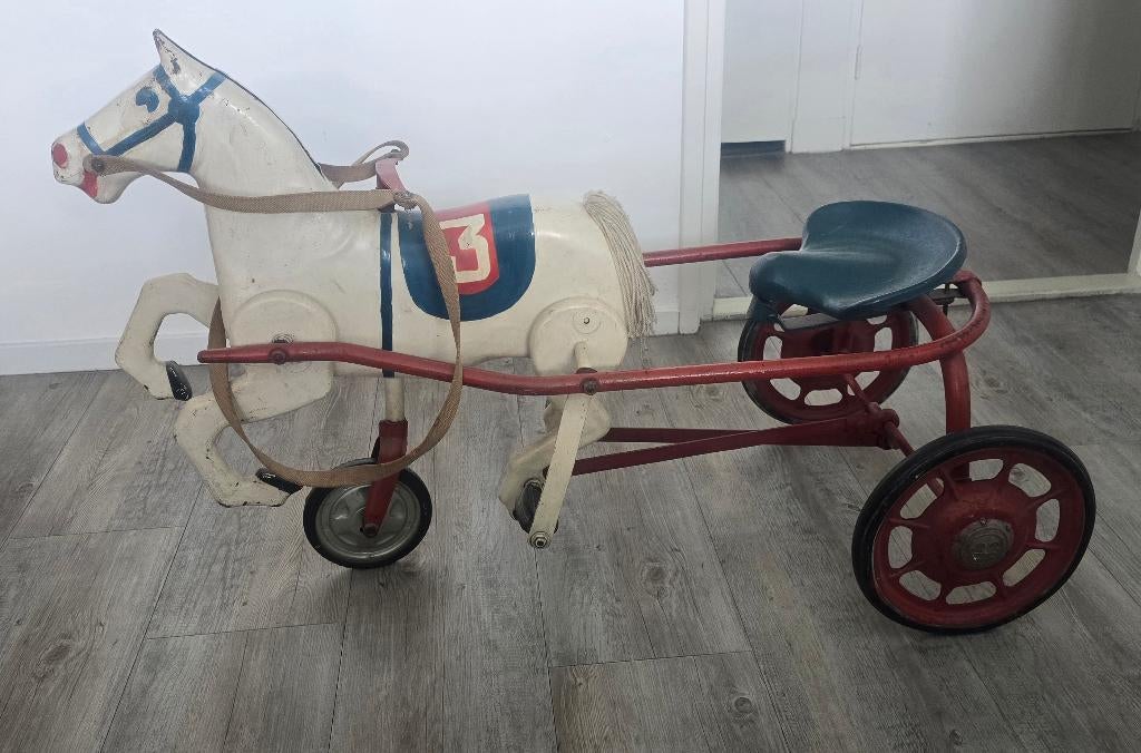 Retro paardje op driewieler – decoratief & speelbaar, Ophalen