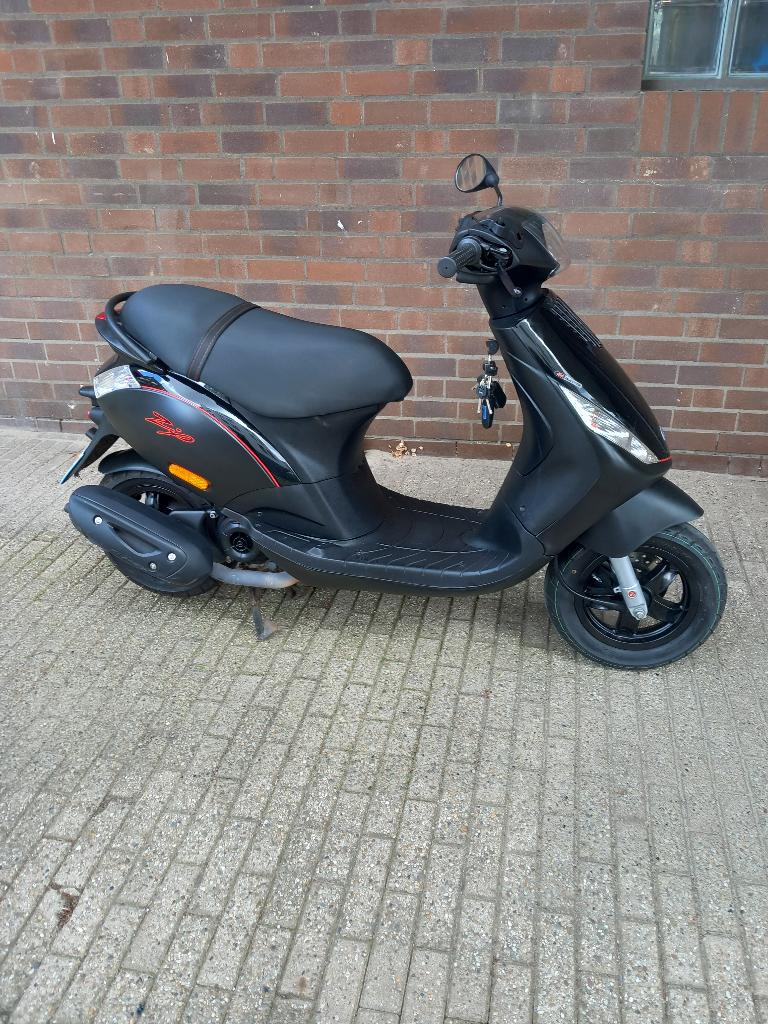 Piaggo Zipp snor scooter 2024, Ophalen, Gebruikt, Zip, Benzine
