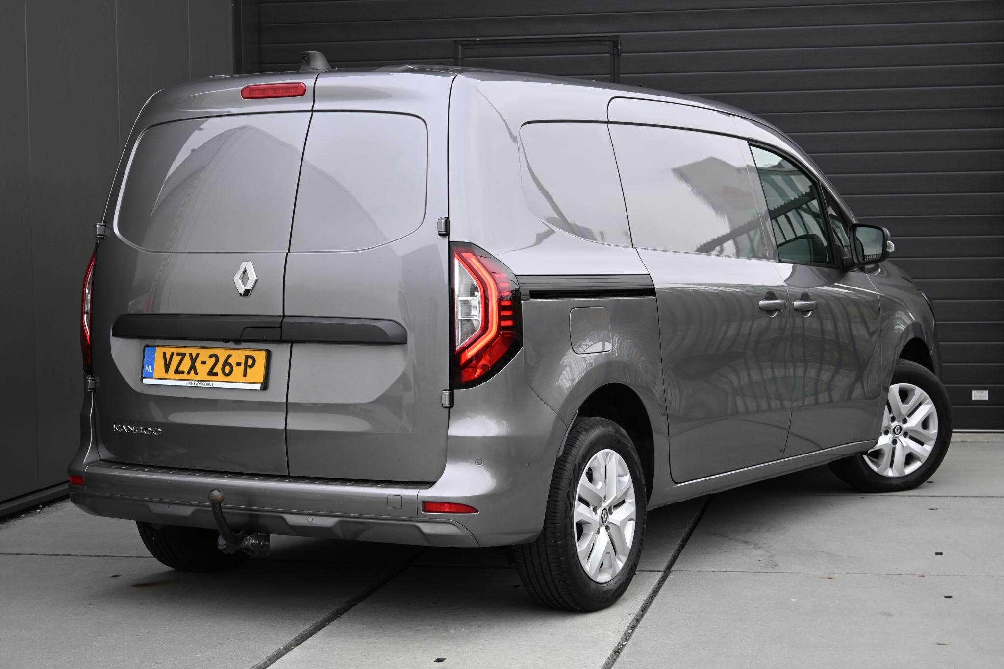 Renault Kangoo 1.5 Blue dCi 115 Luxe L2 | AUTOMAAT | TREKHAA, Voorwielaandrijving, Gebruikt, Euro 6, 4 cilinders