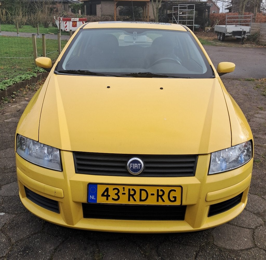 Fiat Stilo 2.4 20V 3DR 5M 2005 Geel, Voorwielaandrijving, Zwart, Stilo, Particulier