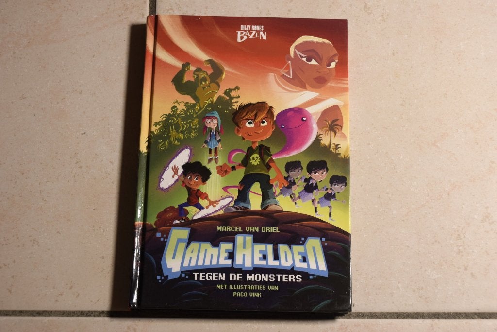 Game Helden tegen de monsters / Marcel van Driel, Ophalen of Verzenden, Zo goed als nieuw, Fictie algemeen