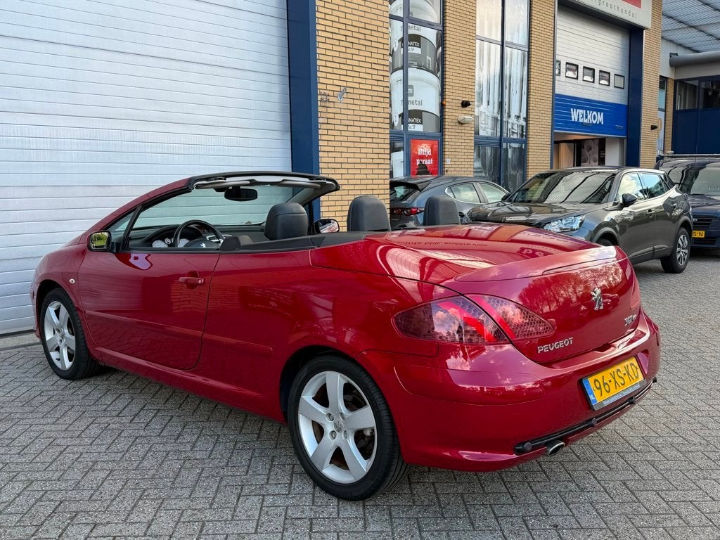 Peugeot 307 CC 2.0-16V automaat, leder, cabriolet, pdc, apk,, Auto's, Peugeot, Gebruikt, Zwart, 4 cilinders, Cabriolet